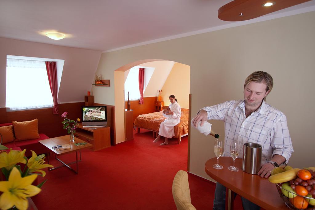 Wellness Hotel Diana Velké Losiny Buitenkant foto