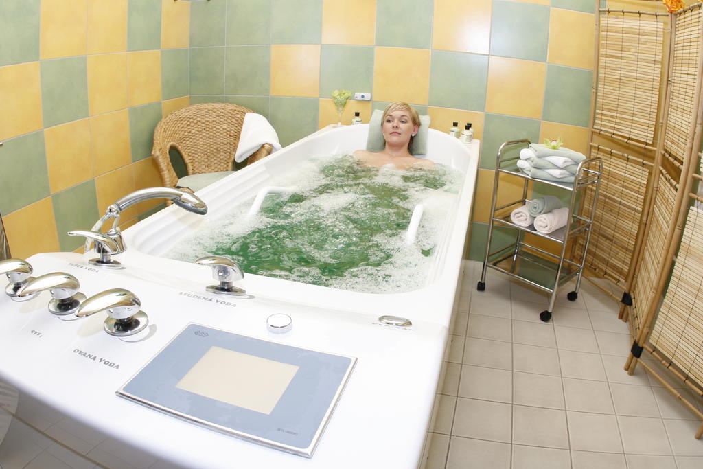 Wellness Hotel Diana Velké Losiny Buitenkant foto